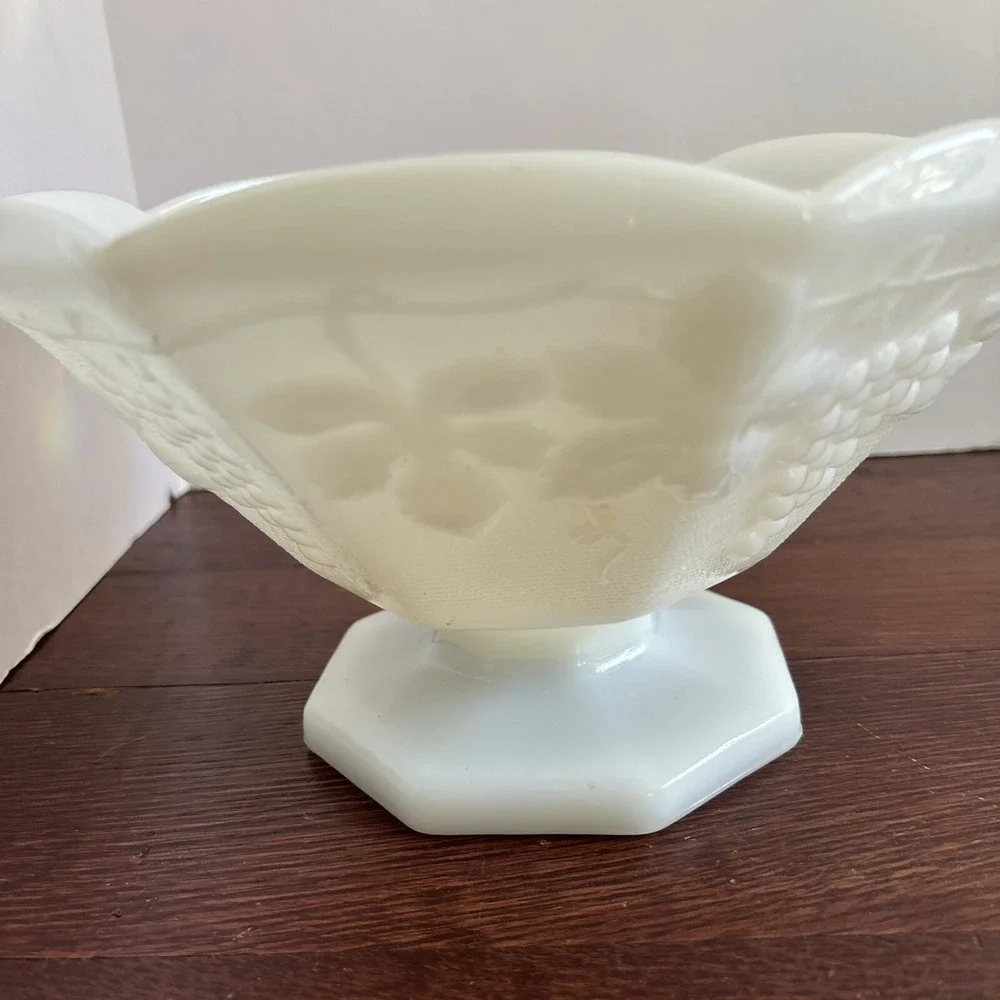 Vintage Harvest Grape Milk Glass Indiana Colony Compote Pedestal Fruit Dish Bowl